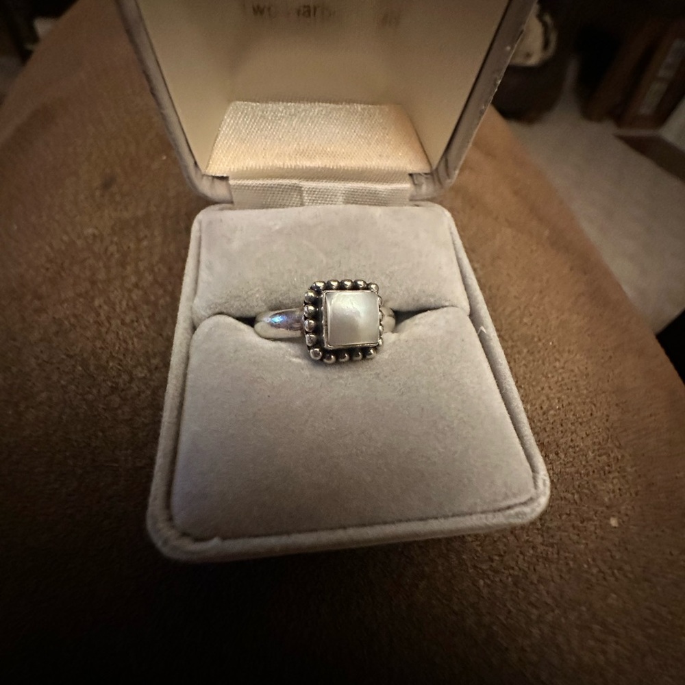 Silpada Contemporary Silver and White Geometric Ring
